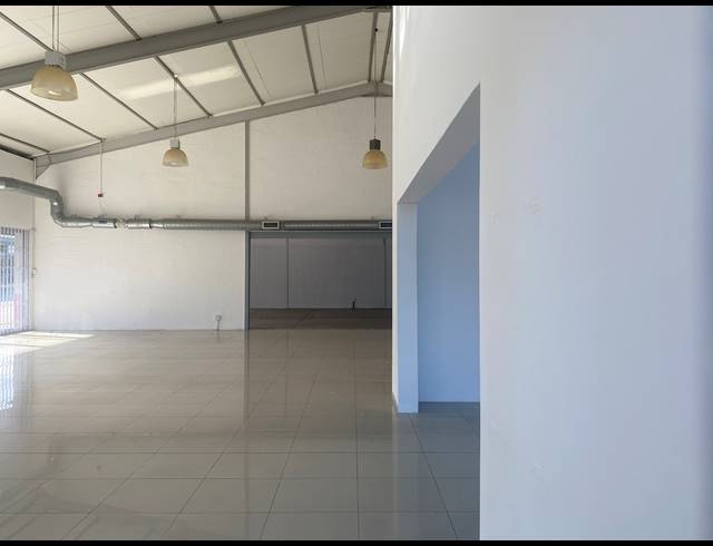 400M² RETAIL TO LET IN TOKAI